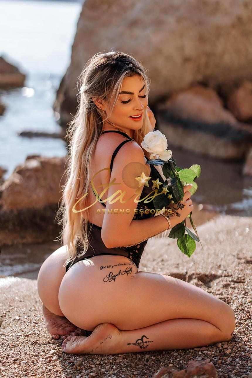 LUNA-ATHENS-ESCORT-STARS